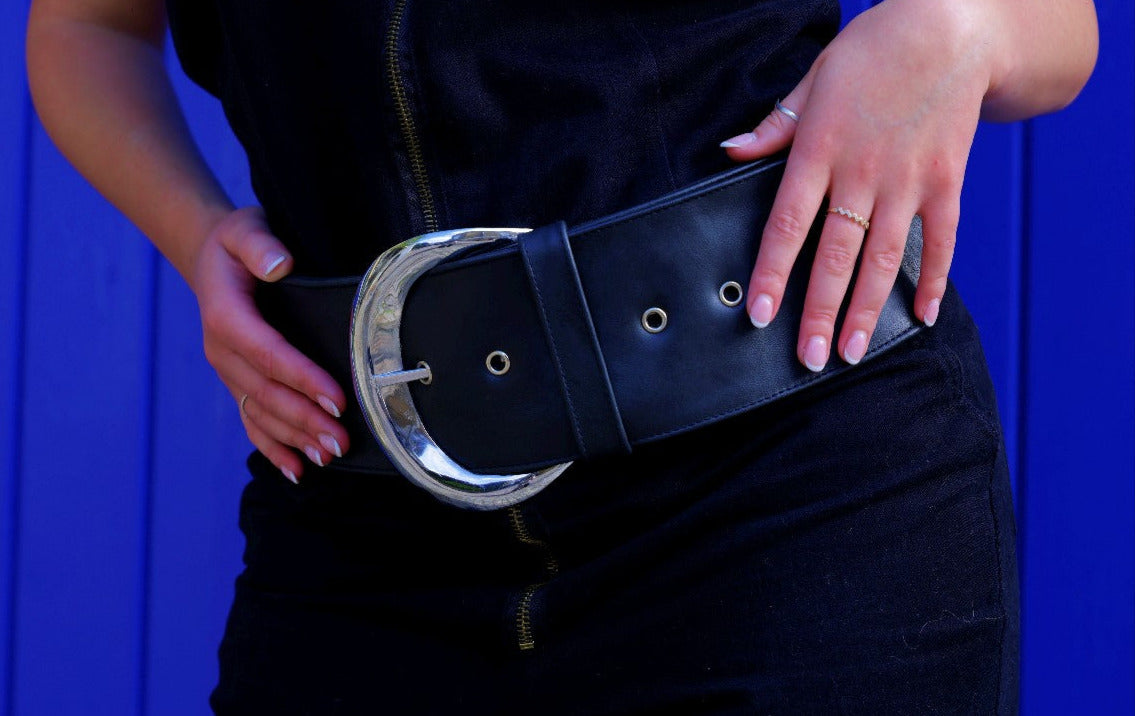 Moon Belt Classic in Black Leather and Chrome Buckle