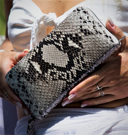Jocasi Paris Wallet in Natural Python