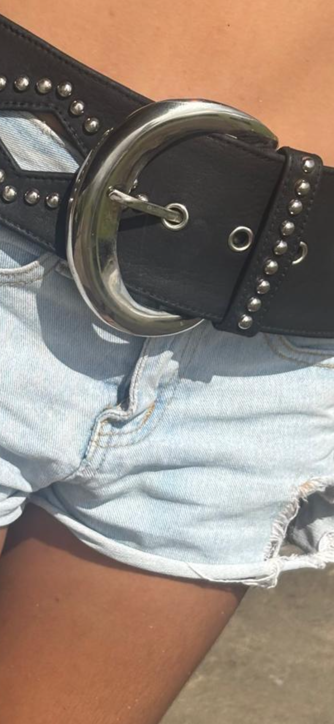 Studded Diamond Cutaway belt in Black Leather