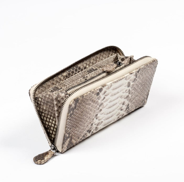 Jocasi Paris Wallet in Natural Python