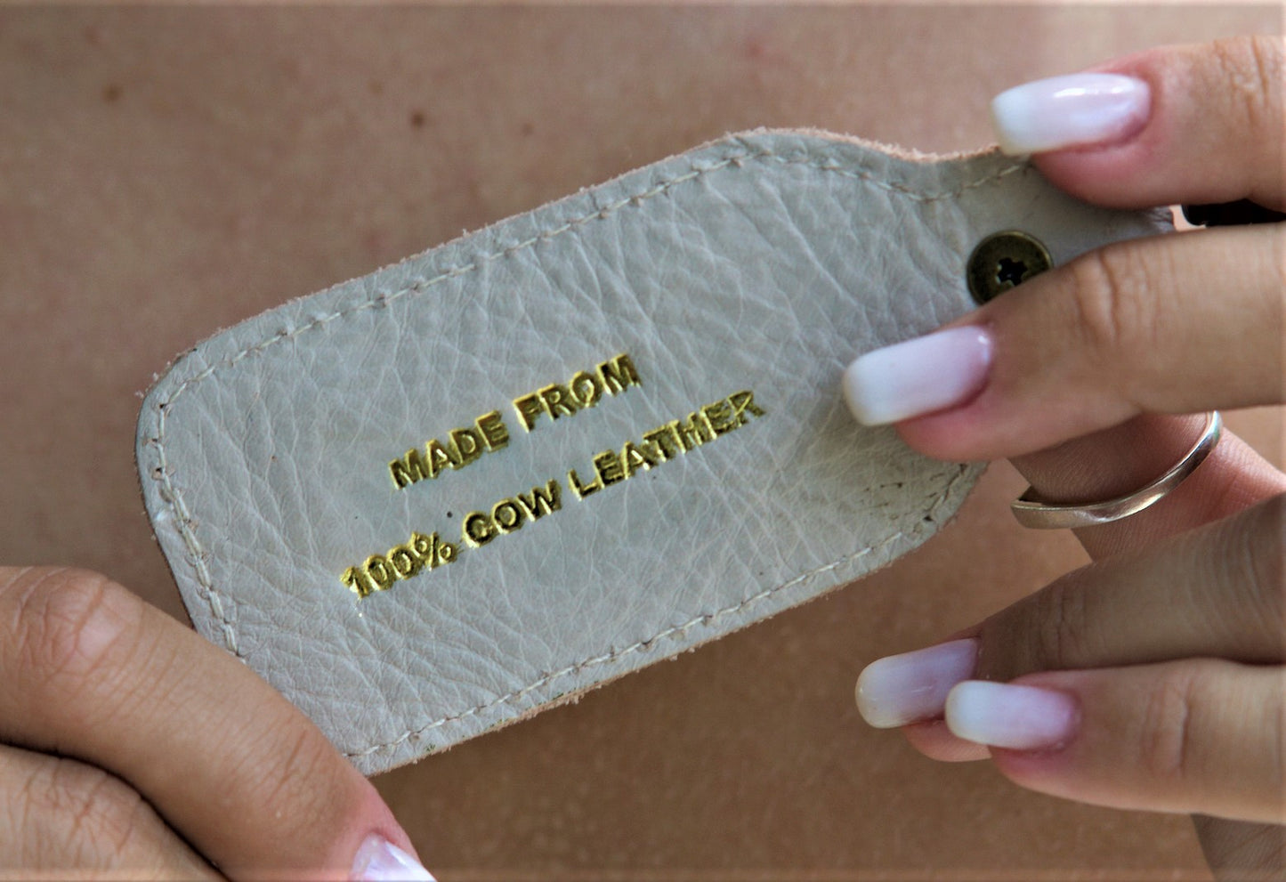 Jocasi Woven Whitewash Leather Képis - Large