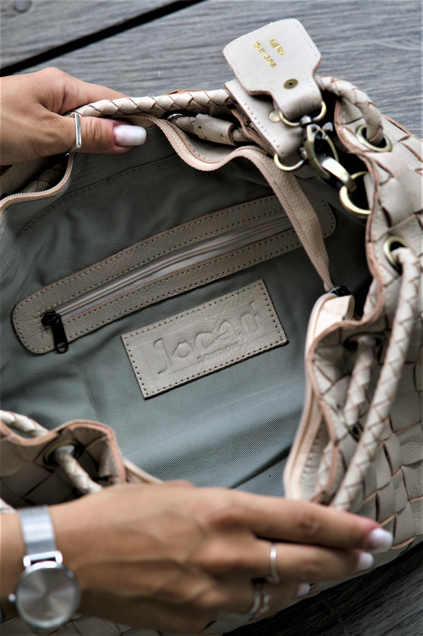 Jocasi Woven Whitewash Leather Képis - Large